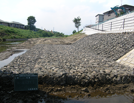 都市計画道路中山北山田線（青砥北八朔川和地区）街路整備及び市道北八朔北部第379号線道路整備工事