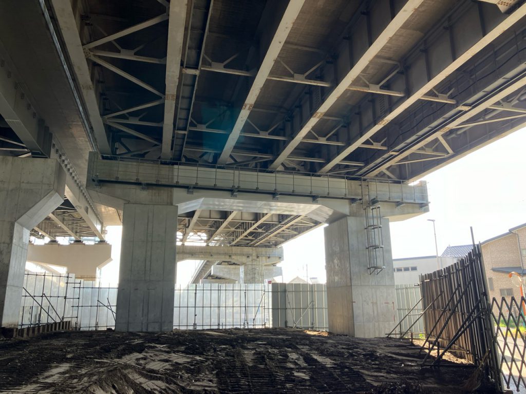 R3横浜湘南道路藤沢IC橋梁補強工事写真